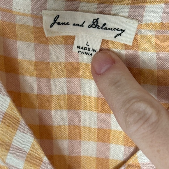Jane and Delancey Plaid Top Large - Picture 4 of 4